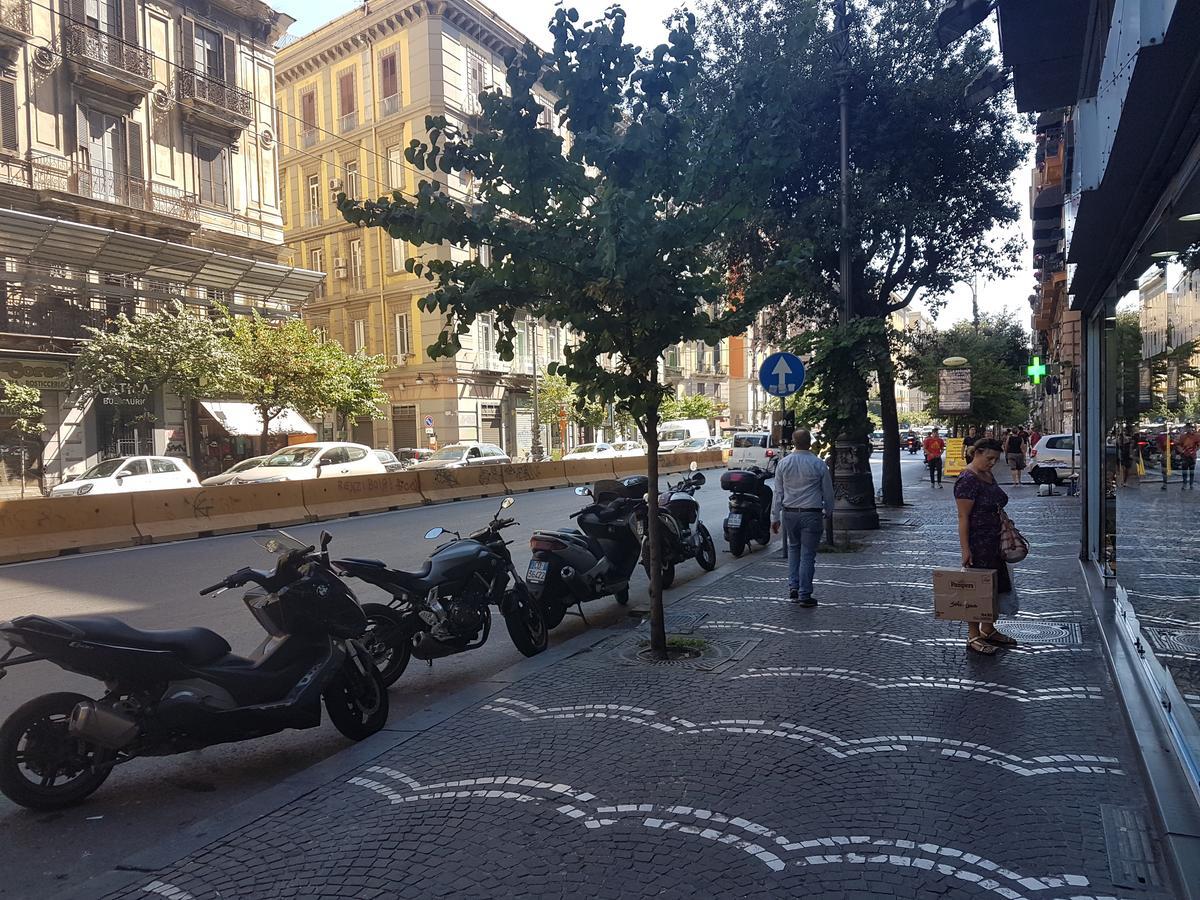 B&B Universita Νάπολη Εξωτερικό φωτογραφία